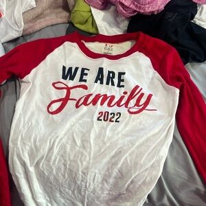 Longsleeve we are family shirt
